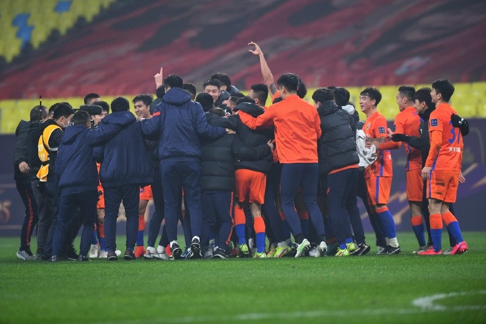 关于东契奇赛点兑现，利雅得新月淘汰广州队晋级四强，主帅激动落泪的信息